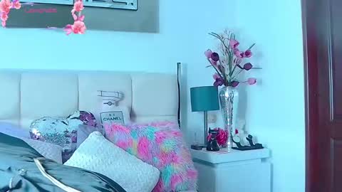 EvelynaGrey online show from 09-24-25, 11:35