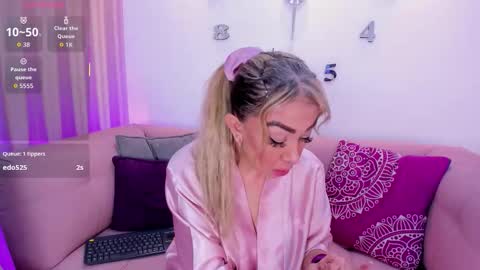 EvelynaGrey online show from 02-10-26, 01:37