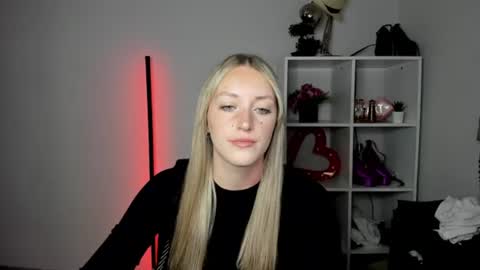 evelynblond online show from 07-17-26, 01:07