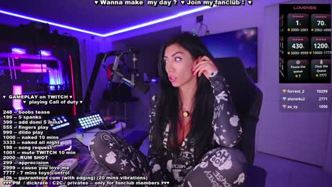 Evelyne online show from 12-20-24, 05:57