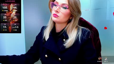 Snapshot of evelyne_rose chatting on 01-12-25, 07:00 evelyne_rose online show from 01-12-25, 07:00