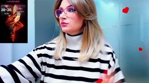 Snapshot of evelyne_rose chatting on 01-18-25, 05:41 evelyne_rose online show from 01-18-25, 05:41