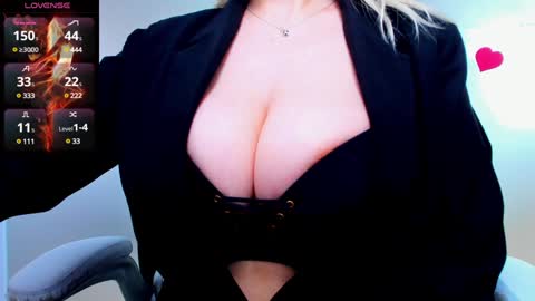 Snapshot of evelyne_rose chatting on 01-26-25, 09:08 evelyne_rose online show from 01-26-25, 09:08
