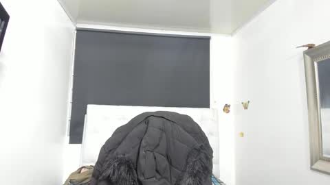 Evelyne online show from 10-16-25, 02:56