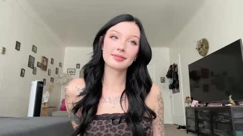 Evelyn online show from 09-17-25, 07:26