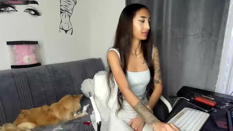 Evelyn online show from 12-01-25, 02:00