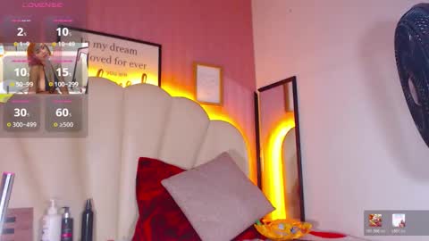 Snapshot of evelynheather_ chatting on 12-21-25, 04:41 Saray online show from 12-21-25, 04:41