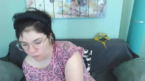 Everly online show from 02-14-25, 07:59