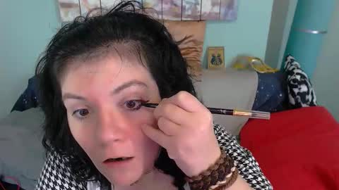 Everly online show from 11-01-25, 04:25