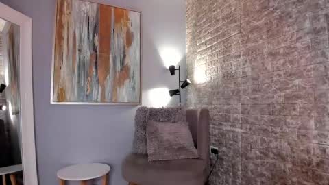 Snapshot of everyh chatting on 02-18-25, 01:54 Sophia online show from 02-18-25, 01:54