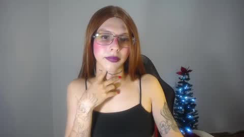 Snapshot of evi_kitty chatting on 12-27-24, 09:00 Evi online show from 12-27-24, 09:00