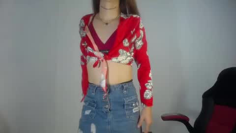 Snapshot of evi_kitty chatting on 02-07-25, 07:49 Evi online show from 02-07-25, 07:49