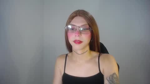 Snapshot of evi_kitty chatting on 03-11-25, 07:58 Evi online show from 03-11-25, 07:58