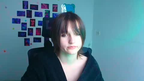 Evie online show from 12-19-25, 08:27