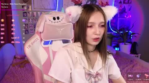 Snapshot of evie_rosen chatting on 05-17-26, 12:34 Evie online show from 05-17-26, 12:34