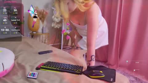 evie_val online show from 09-08-25, 04:39