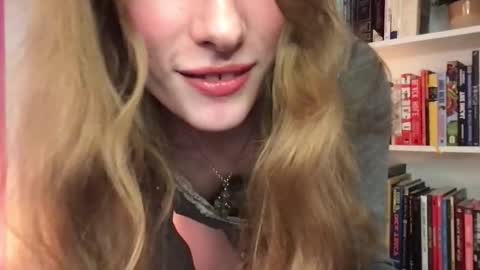 Snapshot of eviecam chatting on 11-03-25, 11:22 Evie3 online show from 11-03-25, 11:22