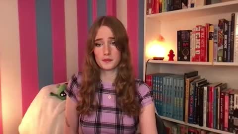 Snapshot of eviecam chatting on 11-05-25, 09:59 Evie3 online show from 11-05-25, 09:59