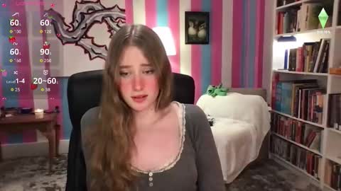 Snapshot of eviecam chatting on 02-26-26, 03:27 Evie3 online show from 02-26-26, 03:27