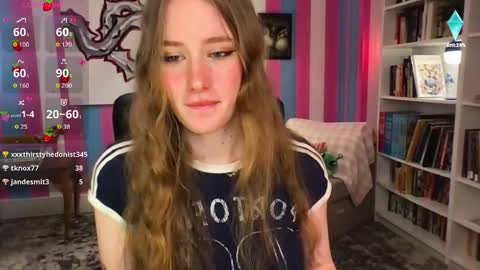 Snapshot of eviecam chatting on 04-14-26, 07:31 Evie3 online show from 04-14-26, 07:31