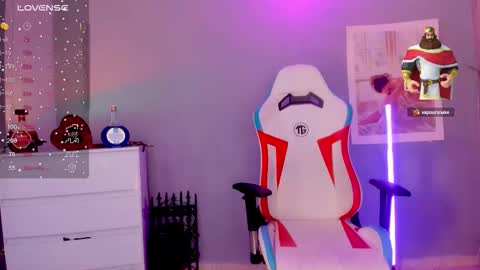 Snapshot of evva_foxxy chatting on 09-15-25, 03:01 evva_foxxy online show from 09-15-25, 03:01