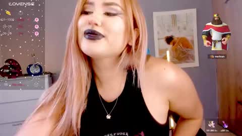 Snapshot of evva_foxxy chatting on 09-18-25, 04:31 evva_foxxy online show from 09-18-25, 04:31