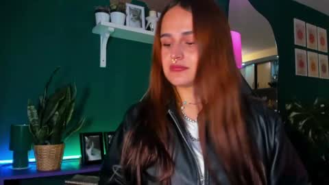 Snapshot of evy_orange1 chatting on 04-26-26, 02:20 EVY online show from 04-26-26, 02:20