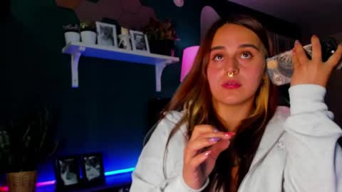 Snapshot of evy_orange1 chatting on 04-29-26, 12:37 EVY online show from 04-29-26, 12:37