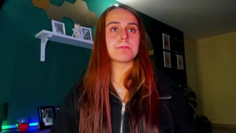 Snapshot of evy_orange1 chatting on 05-07-26, 12:05 EVY online show from 05-07-26, 12:05