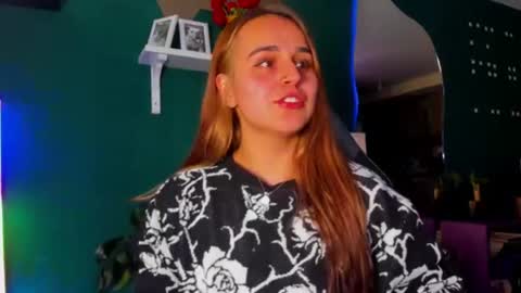 Snapshot of evy_orange1 chatting on 06-15-26, 12:24 EVY online show from 06-15-26, 12:24
