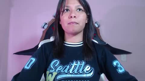 Im Evy online show from 11-18-25, 06:01