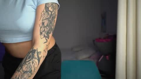 ewelynscott online show from 11-17-25, 06:03