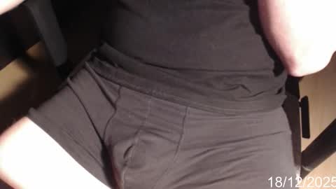 exhib_l0ver online show from 12-18-25, 02:56