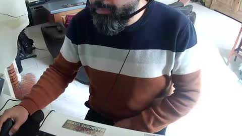 Snapshot of exibdevil chatting on 02-17-25, 11:44 Gio online show from 02-17-25, 11:44