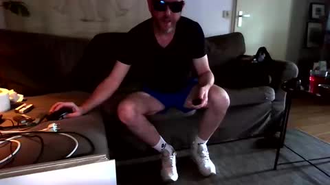 exibist79 online show from 11-13-25, 08:13