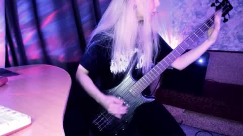 Snapshot of exorty chatting on 10-20-25, 09:15 my real name is Irene but Exo is oke too online show from 10-20-25, 09:15