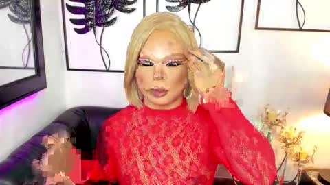 Snapshot of exotic_lindsay chatting on 05-28-26, 06:38 Lindsay online show from 05-28-26, 06:38