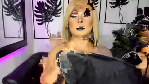 Snapshot of exotic_lindsay chatting on 06-02-26, 05:15 Lindsay online show from 06-02-26, 05:15