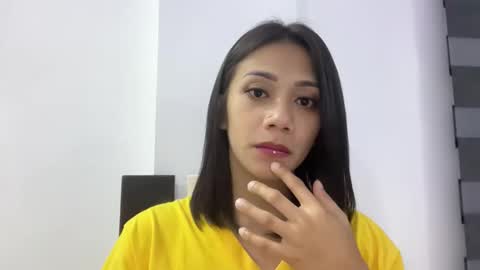 Snapshot of exotictssavie chatting on 04-27-26, 01:53 exotictssavie online show from 04-27-26, 01:53