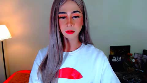 Snapshot of expensive_elise chatting on 03-06-26, 04:58 expensive_elise online show from 03-06-26, 04:58