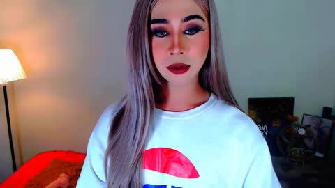 Snapshot of expensive_elise chatting on 03-07-26, 05:10 expensive_elise online show from 03-07-26, 05:10