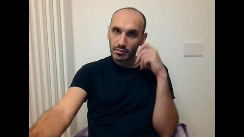 Snapshot of extr0 chatting on 11-11-25, 09:59 Extro online show from 11-11-25, 09:59