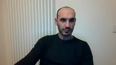 Snapshot of extr0 chatting on 01-10-26, 12:12 Extro online show from 01-10-26, 12:12