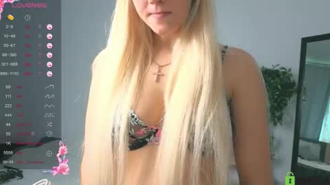 Snapshot of extra_natural chatting on 09-12-25, 07:19 M4ry  online show from 09-12-25, 07:19