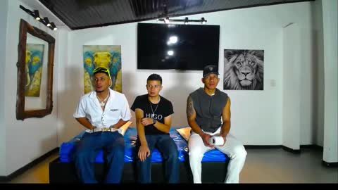 extrangers online show from 11-23-25, 01:11