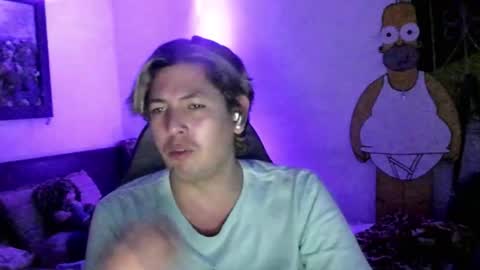 Snapshot of eyesgreenman chatting on 10-10-25, 04:00 eyesgreenman online show from 10-10-25, 04:00