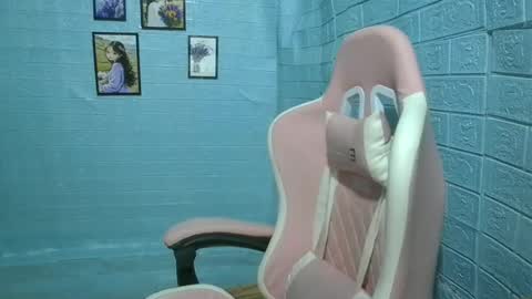 Snapshot of eyewet chatting on 06-29-26, 02:29 Eye online show from 06-29-26, 02:29