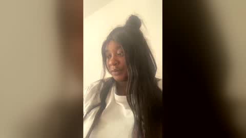 eyshaexotii online show from 12-16-25, 07:08