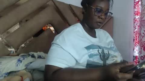 Snapshot of eyshaexotii chatting on 05-18-26, 02:01 eyshaexotii online show from 05-18-26, 02:01