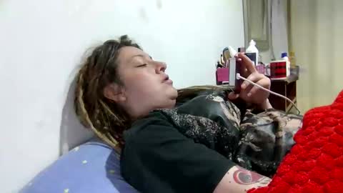 Snapshot of ezlngirl chatting on 02-09-26, 01:31 Aimee online show from 02-09-26, 01:31